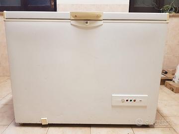 Congelatore a pozzo Indesit