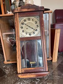 2 OROLOGI ANTICHI DA PARETE CON PENDOLO