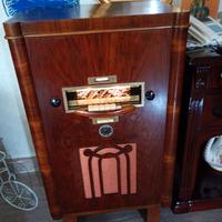 radio vintage con giradischi 