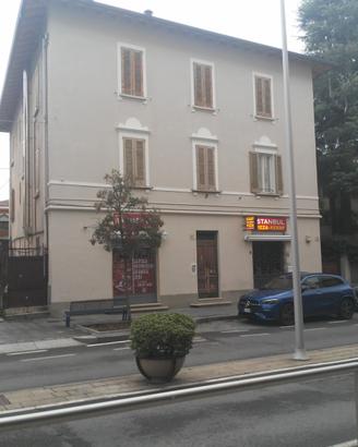 Ampio trilocale ristrutturato BS Via Cremona
