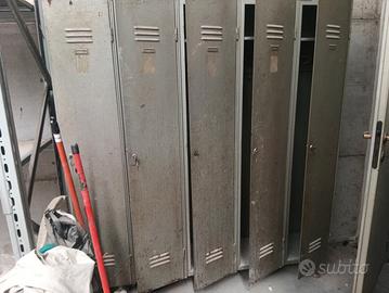 armadietti metallici