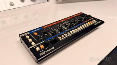 Roland JU-06A