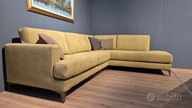 Divano tessuto con penisola