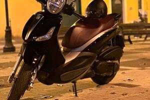 Beverly 350 sport touring