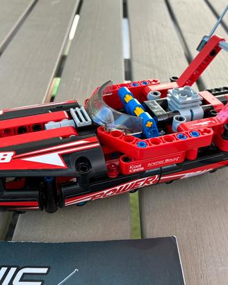LEGO Technic 42089 - Power Boat (Scafo)