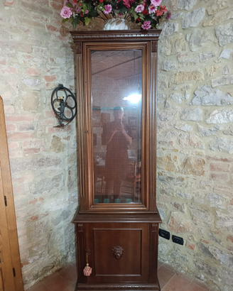 Porta fucili in legno con vetrina – stile rustico