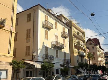 4 LOCALI A ALASSIO