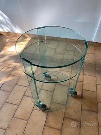 Carrello in cristallo, con ruote girevoli