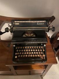 Macchina da scrivere EVEREST