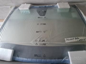 Parabrezza Peugeot 208 originale cod 9845017380