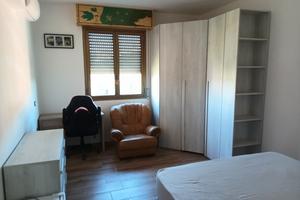 Camera matrimoniale per ragazza