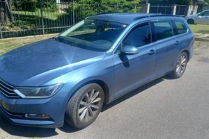 VOLKSWAGEN Passat 2.0 TDI DSG Business BlueMotio