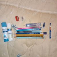 lotto materiale scolastico 