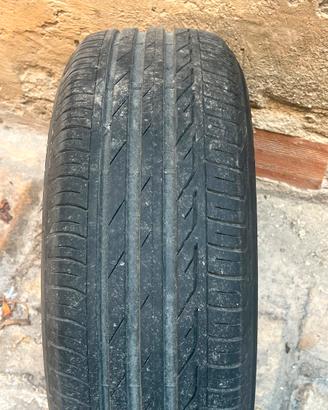 Pneumatico Bridgestone 195/60 R15 88H 75%