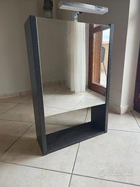 Lavandino e specchio bagno