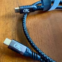 Cavo USB-C 40 Gbps 240 W