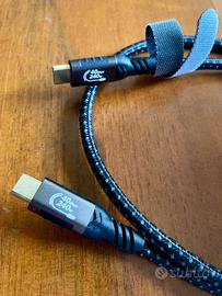 Cavo USB-C 40 Gbps 240 W