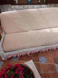 Divano shabby in vero legno