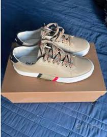 Scarpe burberry usate poco