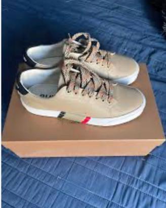 Scarpe burberry usate poco