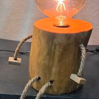 lampada da tavolo in legno artigianale