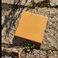 lotto di circa 150 piastrelle 10×10 cm gialle