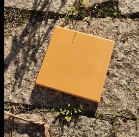 lotto di circa 150 piastrelle 10×10 cm gialle