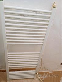 Scaldasalviette elettrico come nuovo