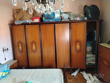 Mobili con intarsi