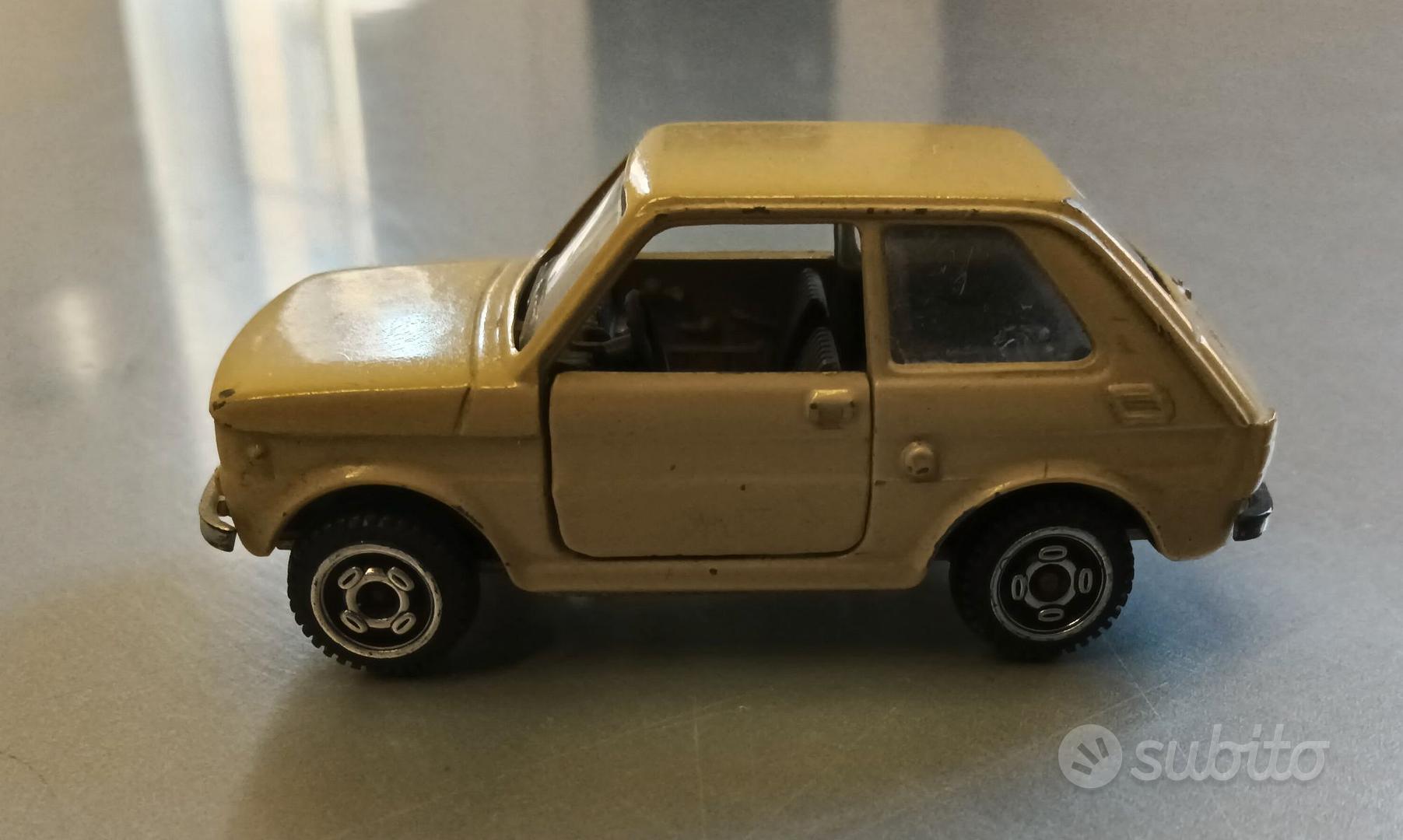 FIAT126　POLITOYS　E40　MADE IN ITALY　ミニカー Politoys E 40 FIAT 126 Scala 1/43 beige crema - Collezionismo In