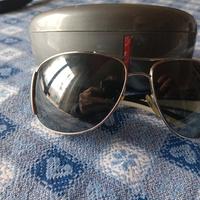 occhiali da sole Prada