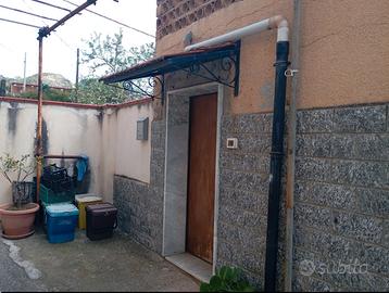 Stabile indipendente 4 unità immobiliari