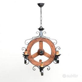 Lampadario  in ferro battuto e legno