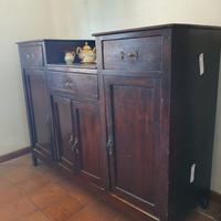 Antica credenza in legno massello