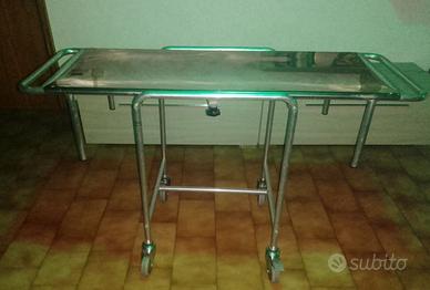 Barella veterinaria con carrello in acciaio
