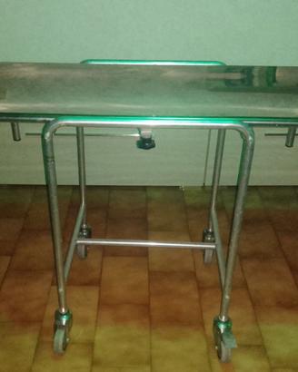 Barella veterinaria con carrello in acciaio