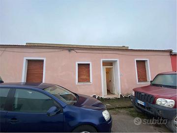 casa indipendente con giardino, garage e residua
