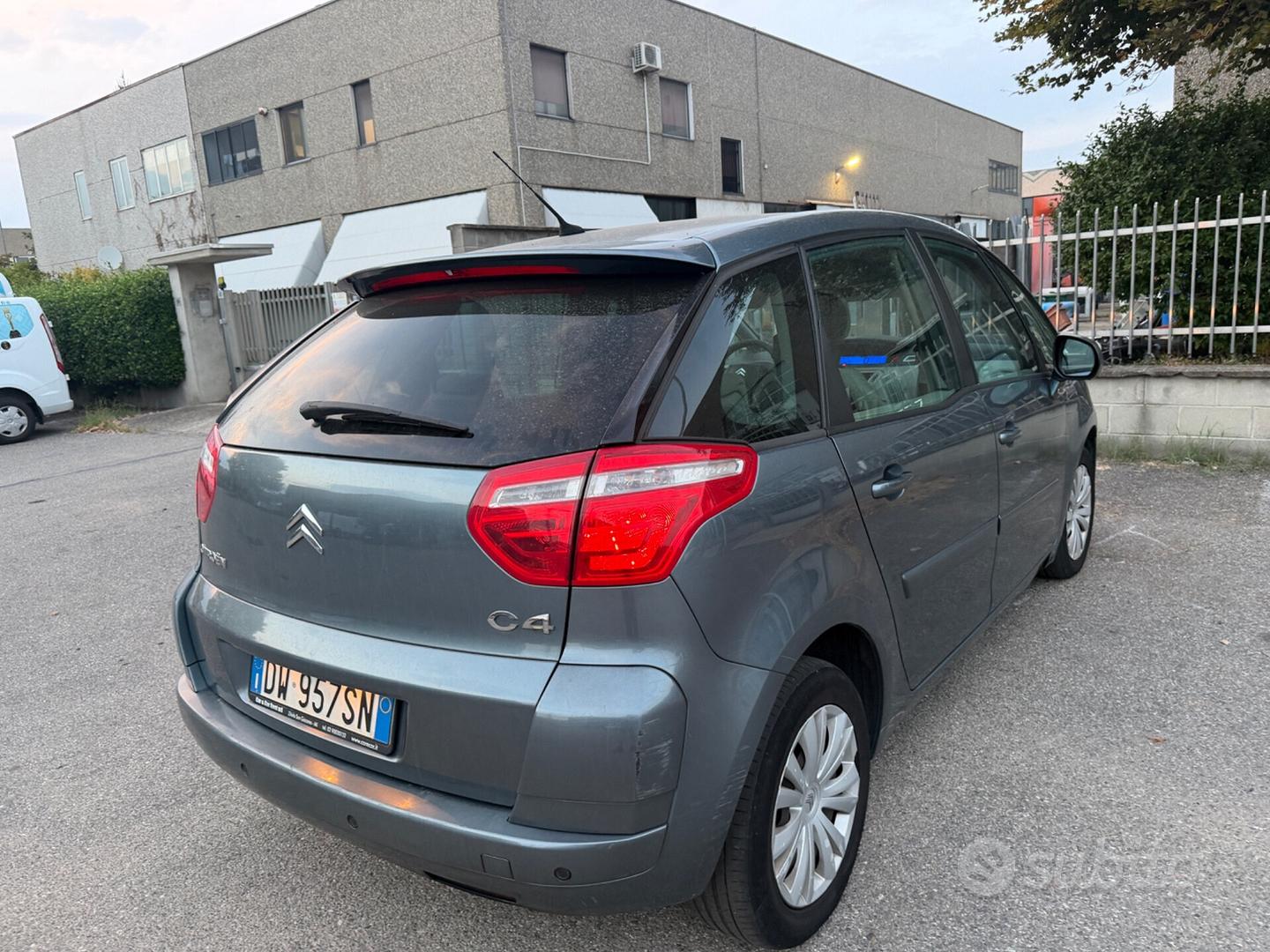 Citroen C4 2009 photo 3