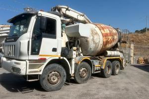 ASTRA HD8 84.45 con betonpompa Sermac 28m