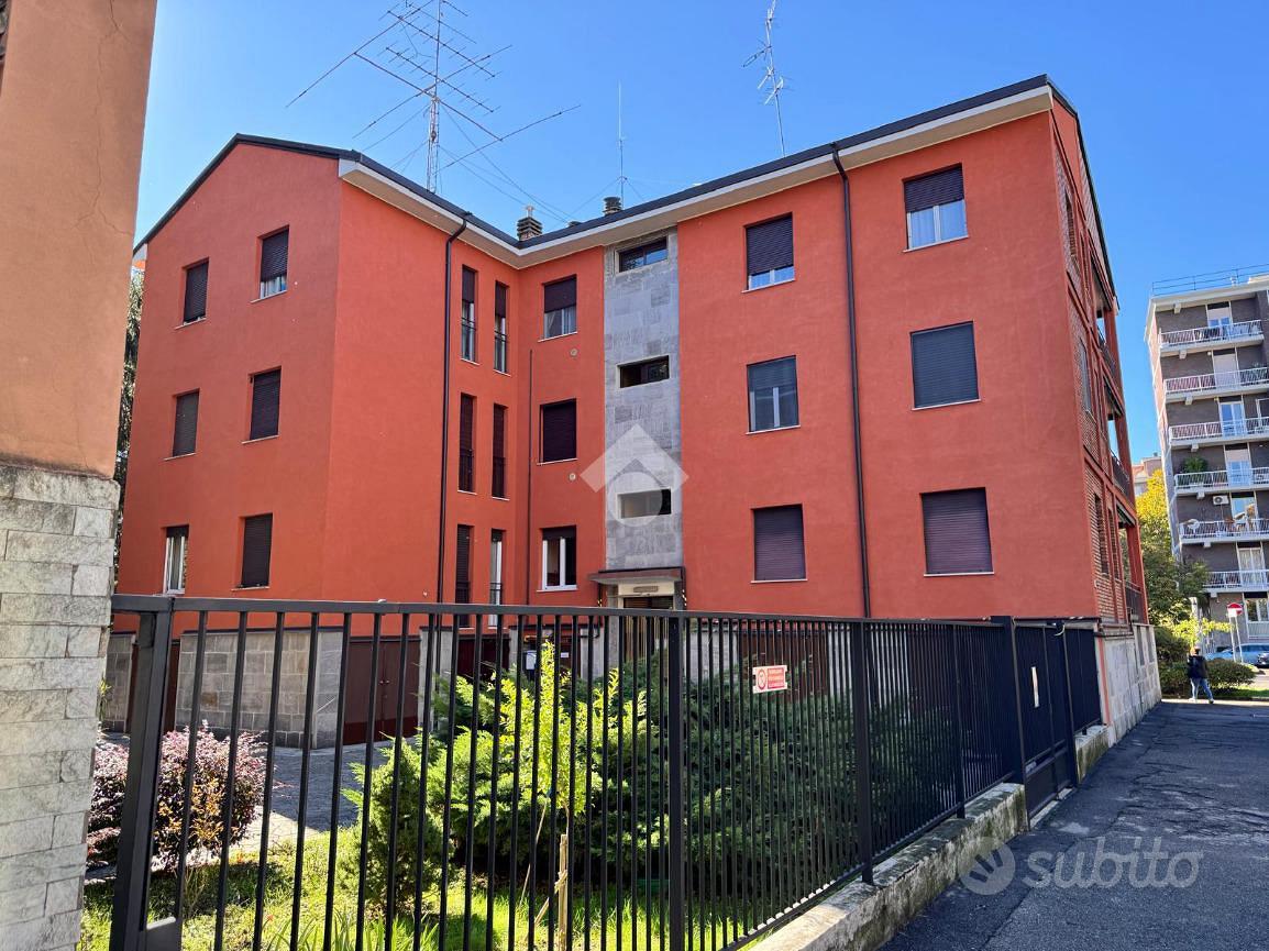3 LOCALI A MONZA
