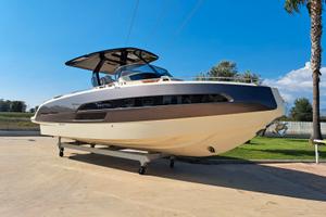 INVICTUS GT 320 FULL OPTIONAL !!!