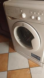 lavatrice Indesit IWSC 5086 classe A da 5 kg leggi