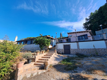 Villetta indipendente con annesso terreno