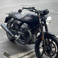 Guzzi V7Stone nera 850cc