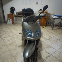 Scooter Yamaha 300