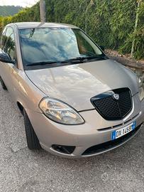 Lancia ypsilon 1.4 gpl
