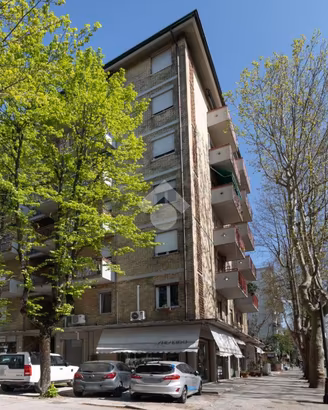 3 LOCALI A CESENATICO