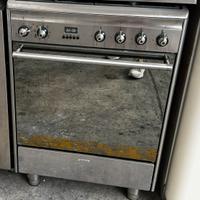 Smeg Cucina con forno elettrico e piastra pizza