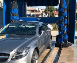 Autolavaggio car wash stazione di benzina