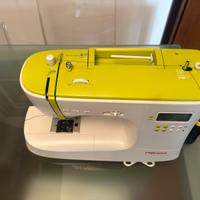 Macchina da cucire Necchi